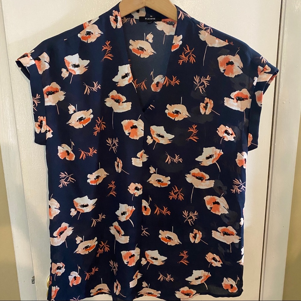 Pleione Floral Blouse Size S.